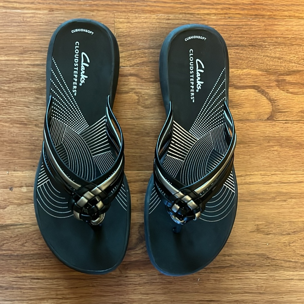 Clarks Women's Black Sandals cloud steppers